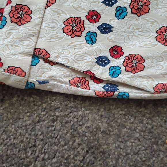 Floral Patterned Women's Jeans - Picture 4 of 7